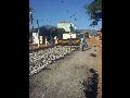 LIVRAMENTO: INICIADO SERVIÇO DE REVESTIMENTO ASFÁLTICO NO BAIRRO BENITO GAMA