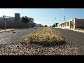 LIVRAMENTO: CANTEIRO CENTRAL DA RUA JOSÉ MARIA TANAJURA PRECISA DE LIMPEZA PÚBLICA E PAISAGISMO