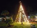 LIVRAMENTO: PRAÇA DOM HÉLIO PASCOAL RECEBE ILUMINAÇÃO DE NATAL