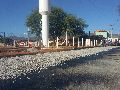 LIVRAMENTO: INICIADO SERVIÇO DE REVESTIMENTO ASFÁLTICO NO BAIRRO BENITO GAMA