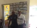 LIVRAMENTO: EX-ATACANTE DO SANTOS VISITA SALÃO DE DANIEL CABELEIREIRO