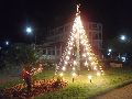 LIVRAMENTO: PRAÇA DOM HÉLIO PASCOAL RECEBE ILUMINAÇÃO DE NATAL