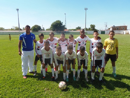 LIVRAMENTO: FBR SPORTS PROMOVE  AVALIAÇÃO DE ATLETAS PARA O SANTOS FUTEBOL CLUBE