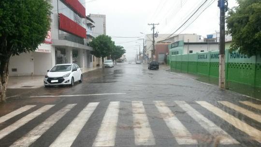 LIVRAMENTO: CHOVEU MAIS DE 200 MM NA ÚLTIMA SEMANA; BARRAGEM LUIS VIEIRA ATINGIU 26,2 MILHÕES DE M³