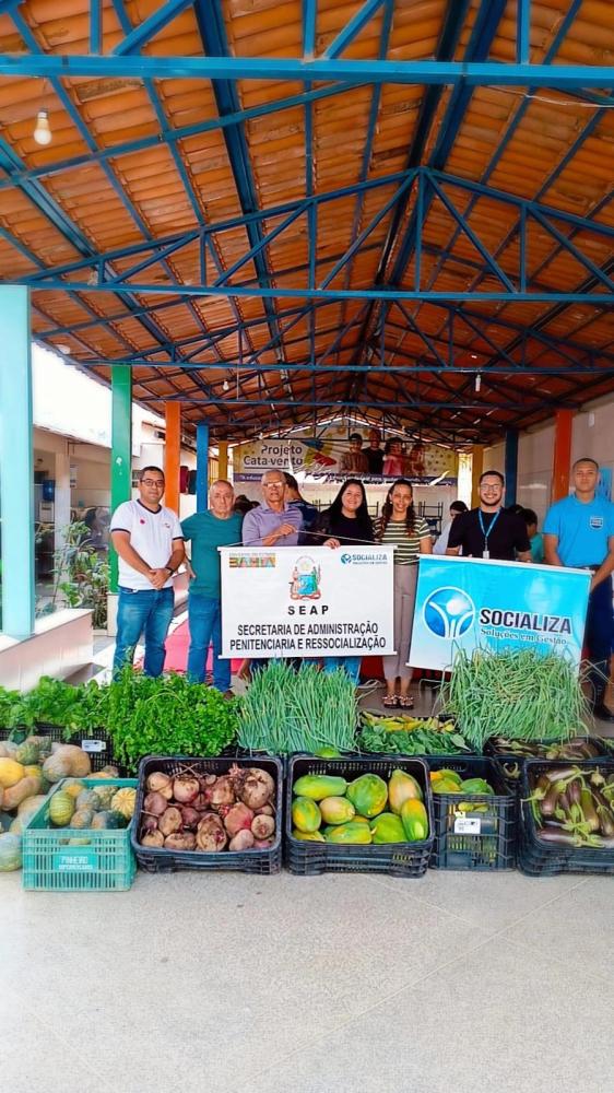 CONJUNTO PENAL DE BARREIRAS DOA MEIA TONELADA  (502kg) DE ALIMENTOS FRESCOS DA HORTA PARA A INSTITUIÇÃO CÁRITAS DIOCESANA DE BARREIRAS 