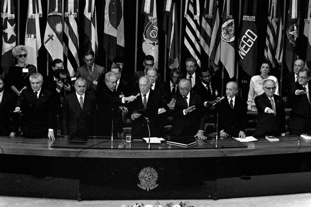 Constituição completa 35 anos; entenda carta que marcou transição da ditadura, saúde e educação