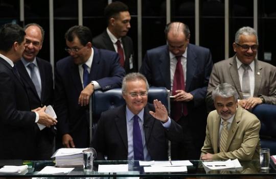 Senado aprova PEC do Teto em segundo turno e congela gastos públicos por 20 anos