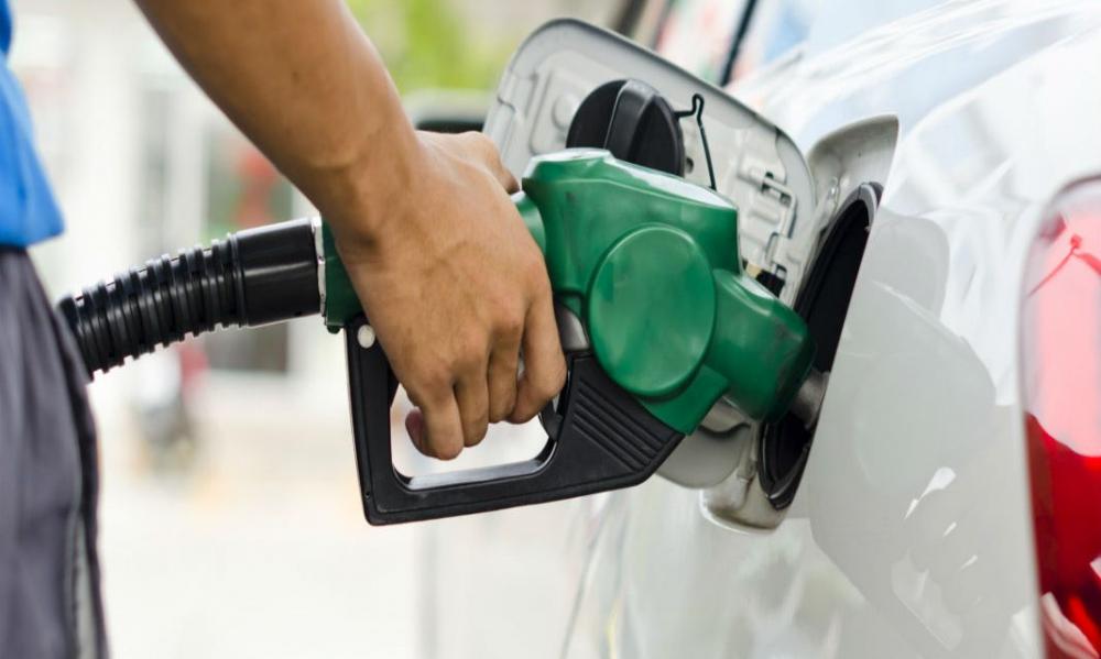 Mercado apertado pressiona preços do diesel e defasagem volta a subir no Brasil