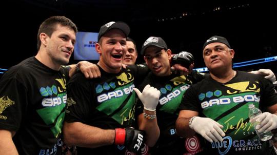 Globo transmitirá card principal do UFC 198 com Cleber Machado e Cigano