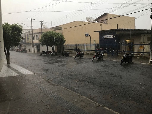 CHOVE FORTE NESTA TARDE EM LIVRAMENTO DE NOSSA SENHORA