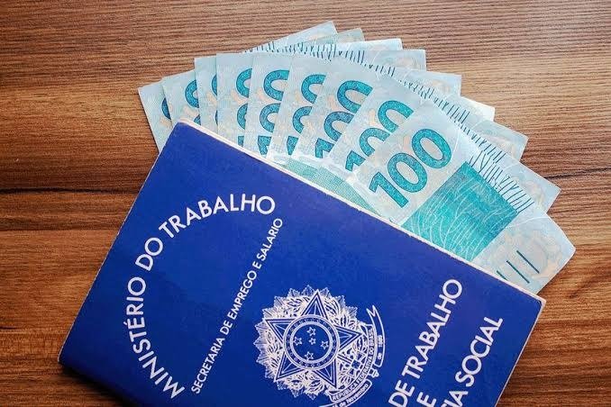 Salario mínimo pode subir para R$ 1.200 em 2022