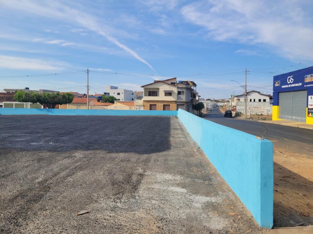 LIVRAMENTO: Prefeitura reabre Estacionamento Público após realizar diversas melhorias