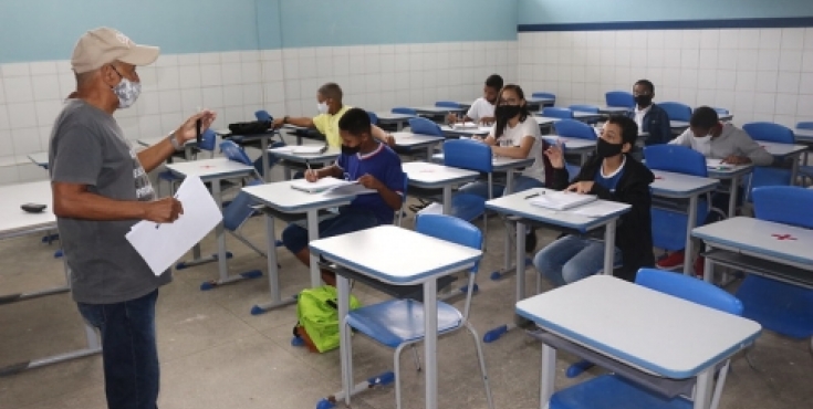 Governo da Bahia publica decreto para concessão de gratificação a professores e coordenadores pedagógicos