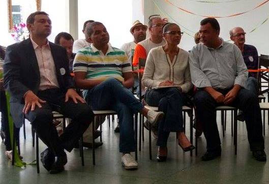 Marina Silva grava programa de rádio e pede voto para Ricardinho 
