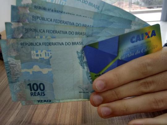 Mais de 104 mil trabalhadores baianos têm novo prazo para sacar abono