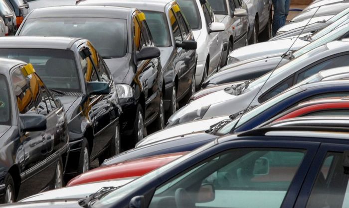 Programa de barateamento dará descontos de R$ 2 mil a R$ 8 mil para carros, e até R$ 99,4 mil para ônibus e caminhões
