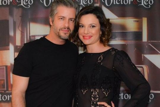 Cantor Victor é indiciado por agredir a mulher