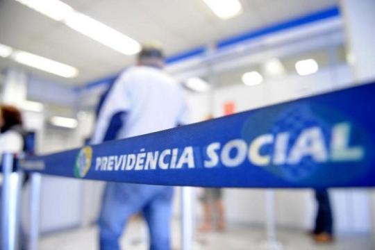 Governo Bolsonaro prepara pente-fino em todos os benefícios do INSS, diz jornal
