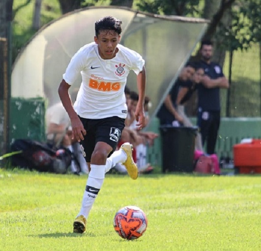 FILHO DE LIVRAMENTENSE, RAFAEL CORREIA, É DESTAQUE NO CORINTHIANS PAULISTA SUB-13
