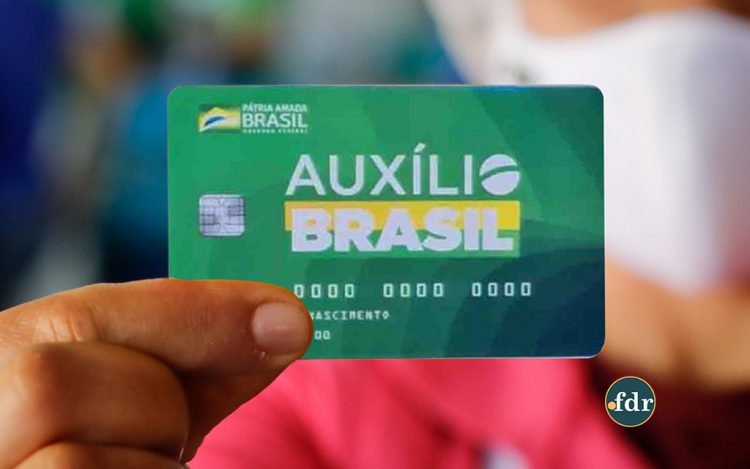 Cartões do Auxílio Brasil serão usados no Bolsa Família