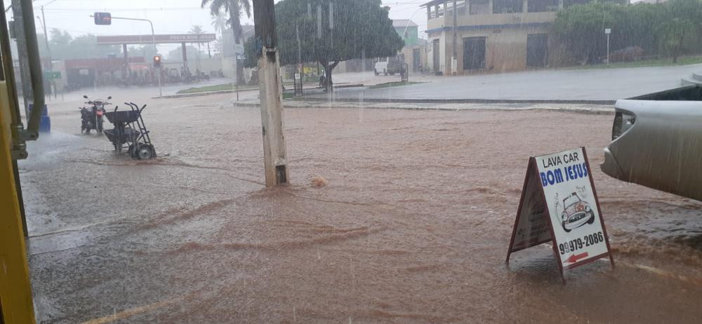 Chuva forte na tarde desta segunda-feira (14) em Livramento