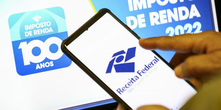 Robô da Receita vai dizer se contribuinte precisa declarar o Imposto de Renda 2024