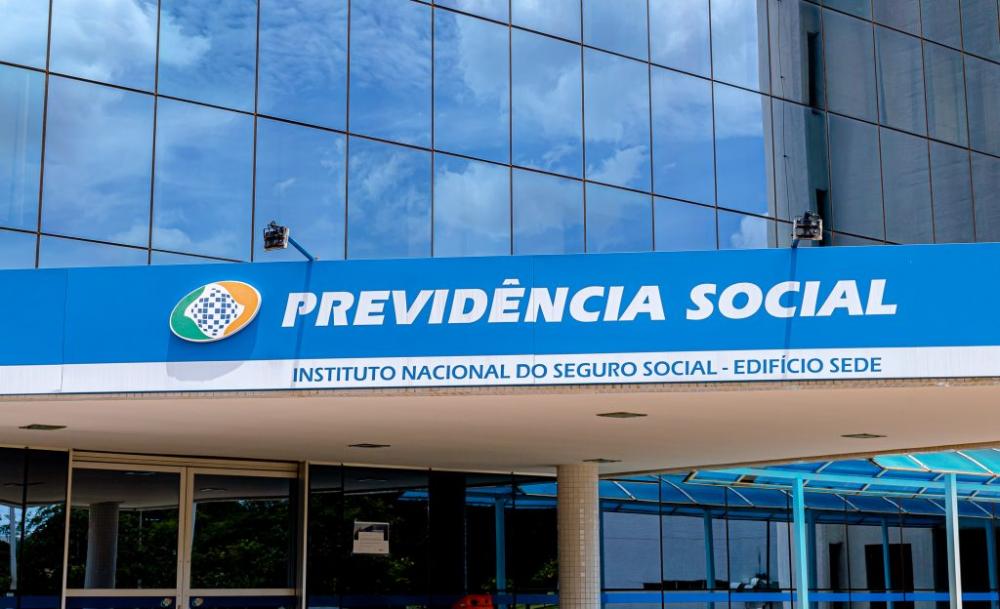 INSS muda regra para ampliar concessão de auxílio-doença sem perícia e tentar conter fila