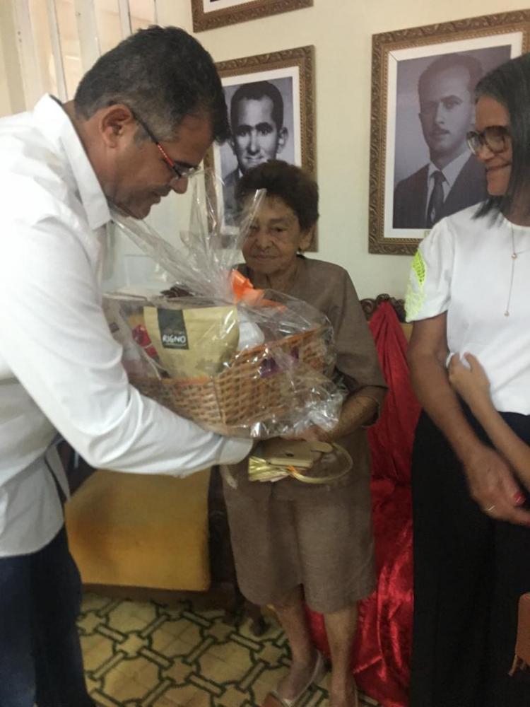 Piatã comemorou 145 anos com homenagem às Primeiras-Damas do município