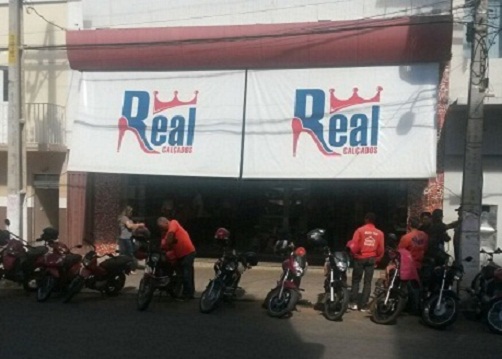 REAL CALÇADOS REALIZA PROMOÇÃO DE BOTAS COM 40% DE DESCONTO ATÉ SEXTA-FEIRA (26)