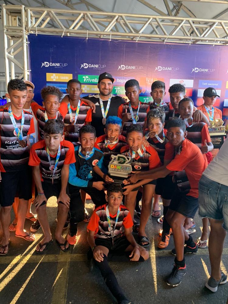 Livramento: Escolinha de Futebol Revelando Talentos foi destaque em competição internacional