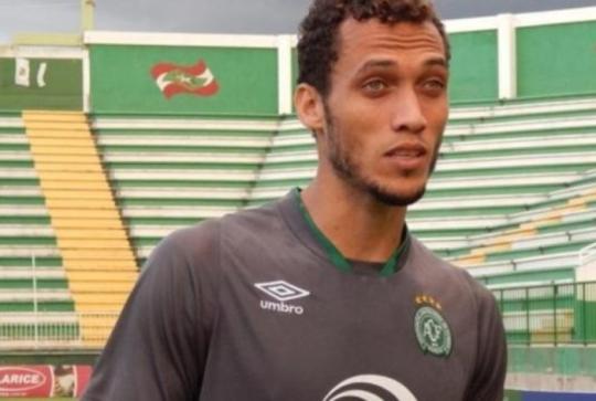 Neto é informado da morte de colegas da Chape, 13 dias após acidente