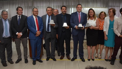 ALBA: DEPUTADOS E JORNALISTAS RECEBEM PRÊMIOS DESTAQUES DO ANO 2019