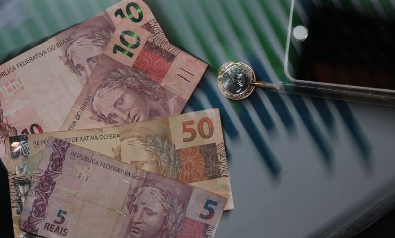Desenrola terá opção para renegociar dívidas de até R$ 100