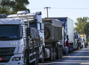 Grupos de caminhoneiros ameaçam paralisação e deixam governo em alerta