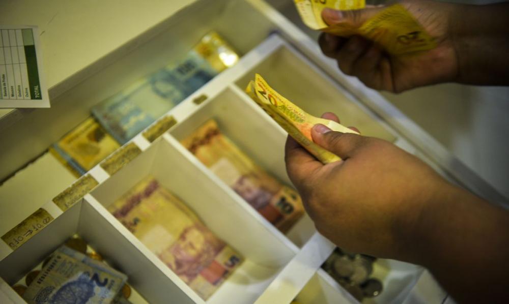 Programa Desenrola pode elevar concessão de crédito e reduzir inadimplência, dizem bancos