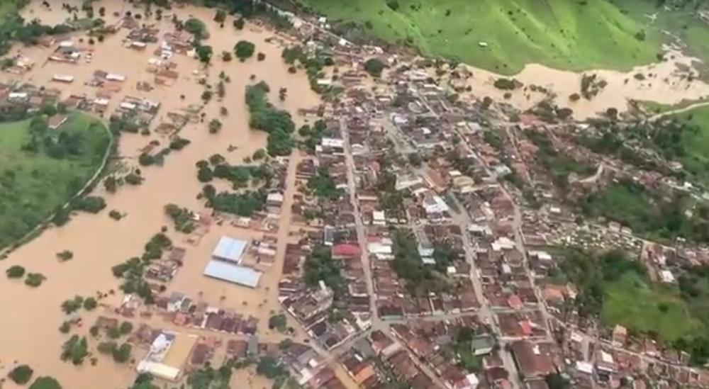 Chuva provoca estragos no ES e MG e deixa vítimas na BA