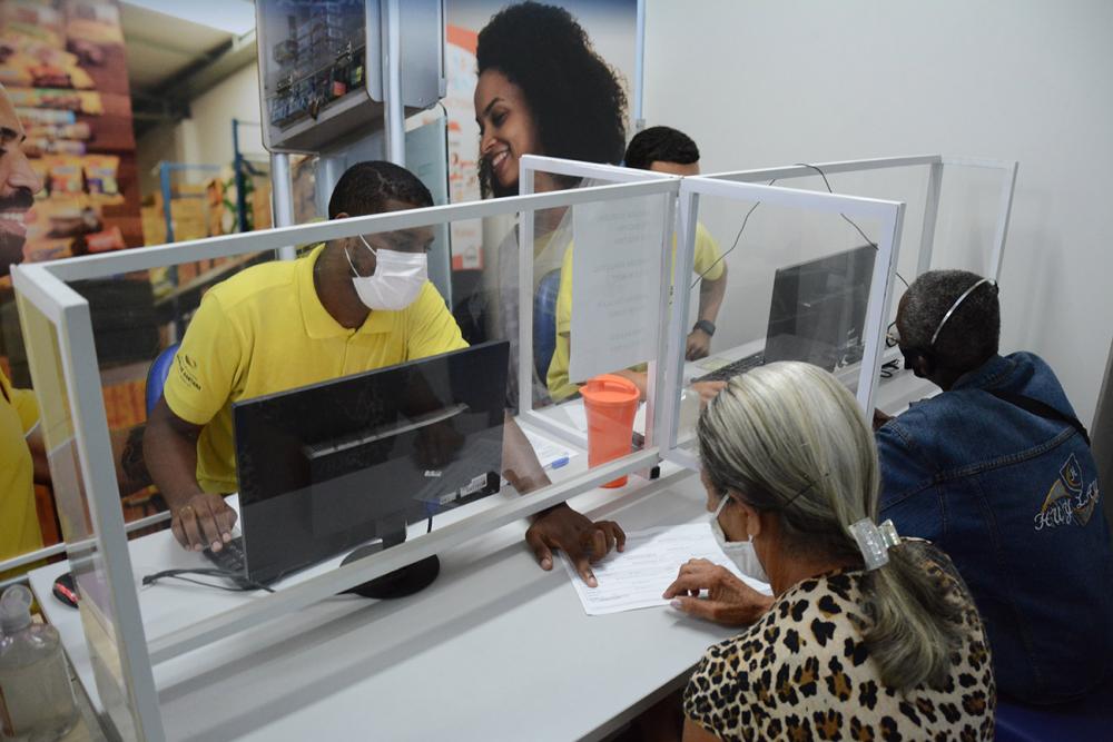 Embasa, Coelba, Oi, Claro e Tim lideram reclamações de consumidores, diz Procon-BA