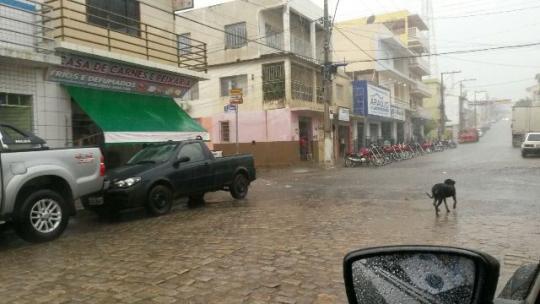 LIVRAMENTO: PRÓXIMA SEMANA PROMETE SER CHUVOSA