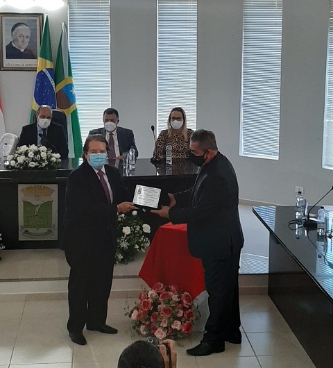 PRESIDENTE DO TRE-BA, DES JATAHY JÚNIOR, RECEBE TÍTULO DE CIDADÃO LIVRAMENTENSE