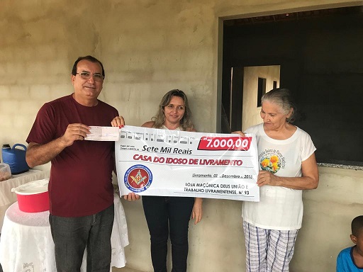 MAÇONARIA ENTREGOU MAIS UMA DOAÇÃO EM PROL DA CONSTRUÇÃO DA CASA DO IDOSO