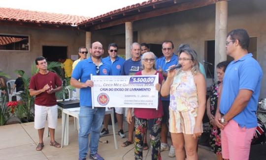 MAÇONARIA ENTREGOU MAIS UMA DOAÇÃO EM PROL DA CONSTRUÇÃO DA CASA DO IDOSO