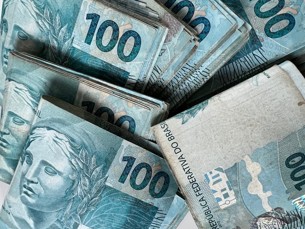 Homem é preso na Bahia por receber R$ 1 mil em notas falsas compradas pela internet