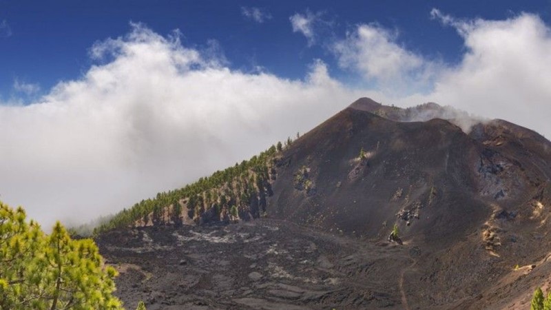 Erupção em vulcão na África acende alerta para risco de tsunami na Bahia