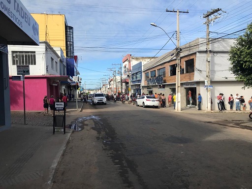 LIVRAMENTO: COMÉRCIO DE LOJAS REABRE COM RESTRIÇÕES SANITÁRIAS APÓS 30 DIAS