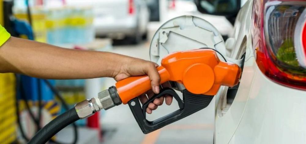 Livramento: Redução no preço da gasolina varia de a 2 a 3% em alguns postos; Redução na refinaria foi de 10%