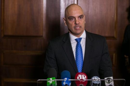 Governo mudará Estatuto do Desarmamento para que polícia use armas apreendidas