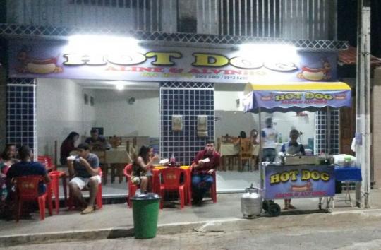 ALINE E ALVINHO: O MELHOR HOT DOG DE LIVRAMENTO