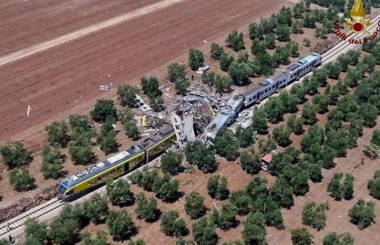 Ao menos 10 mortos em colisão de trens na Itália e dezenas de feridos