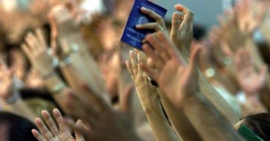Salário mínimo em abril deveria ser de R$ 3.716,77, segundo Dieese