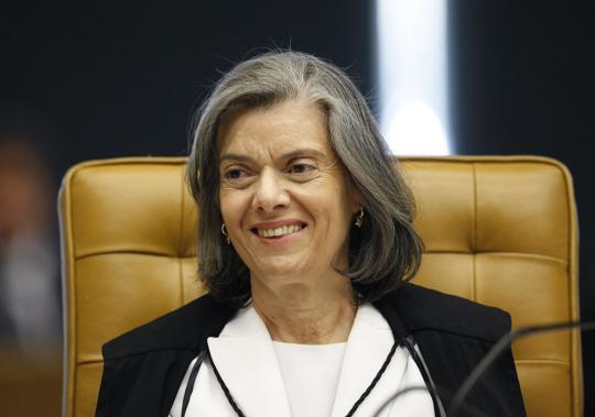 Ministra Cármen Lúcia é eleita presidente do Supremo
